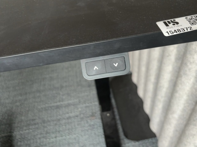 1548372-4 Kontorsarbetsplatser 4 st - Elektriska skrivbord, Steelcase kontorsstolar och avskärmningar