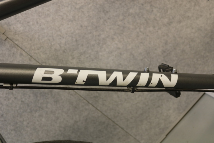 1515335-3 Cykel BTwin Riverside 500. 9 växlar