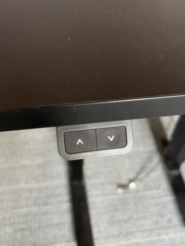 1548372-9 Kontorsarbetsplatser 4 st - Elektriska skrivbord, Steelcase kontorsstolar och avskärmningar