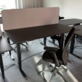 1548372-17 Kontorsarbetsplatser 4 st - Elektriska skrivbord, Steelcase kontorsstolar och avskärmningar