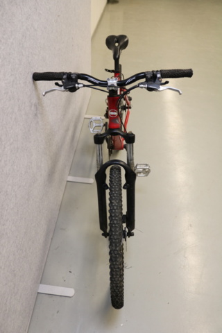 1515336-3 Cykel Yosemite XC Race. 27 växlar
