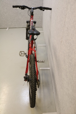 1515336-5 Cykel Yosemite XC Race. 27 växlar