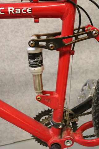 1515336-13 Cykel Yosemite XC Race. 27 växlar