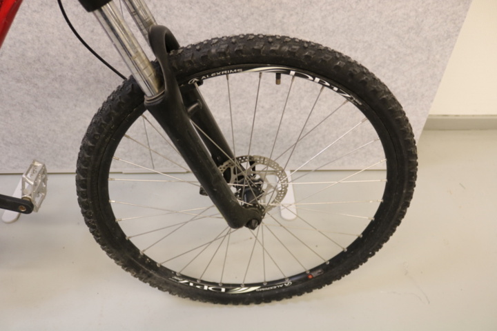 1515336-25 Cykel Yosemite XC Race. 27 växlar