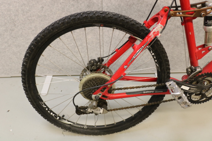 1515336-30 Cykel Yosemite XC Race. 27 växlar