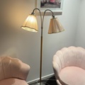 1548374-5 Möblemang och inredning till samtalsrum - ”The Pink One”