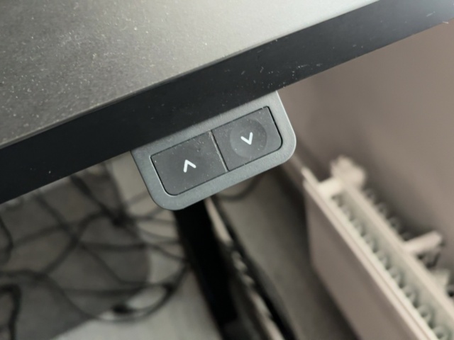 1548375-6 Parti med kontorsmöblemang och elektronikenheter för 12 arbetsplatser