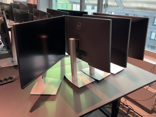 1548379-5 Bildskärmar 4 st 32" - Dell P3223QE