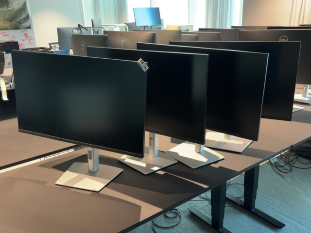 1548383-5 Bildskärmar 4 st 32" - Dell P3223QE