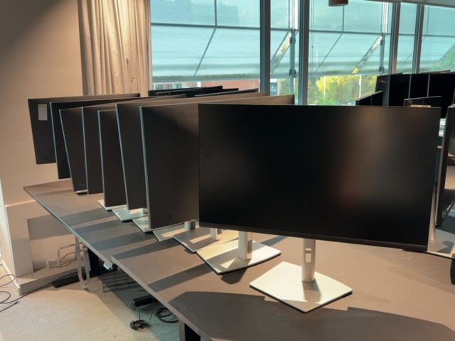 1548387-1 Bildskärmar 8 st 32" - Dell P3223QE