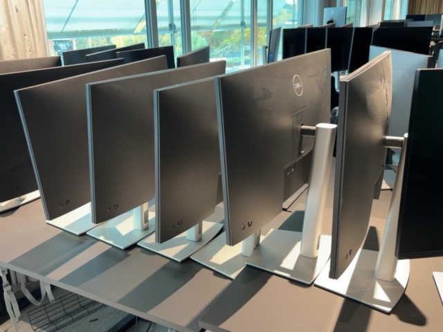1548387-3 Bildskärmar 8 st 32" - Dell P3223QE