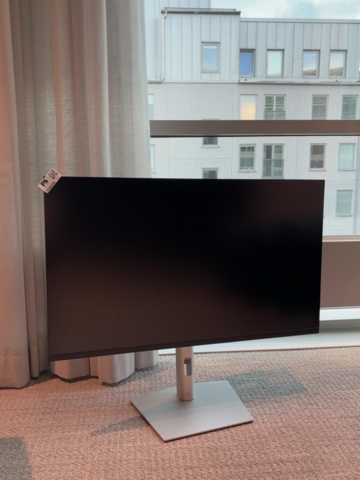 1548392-1 Bildskärm 32" - Dell P3223QE