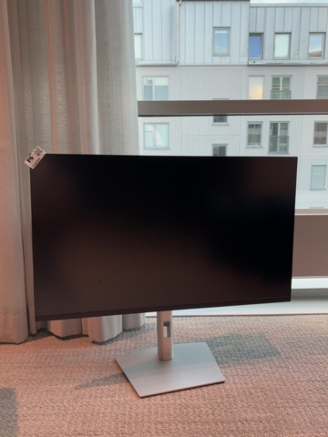 1548392-4 Bildskärm 32" - Dell P3223QE