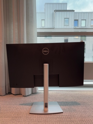 1548392-2 Bildskärm 32" - Dell P3223QE