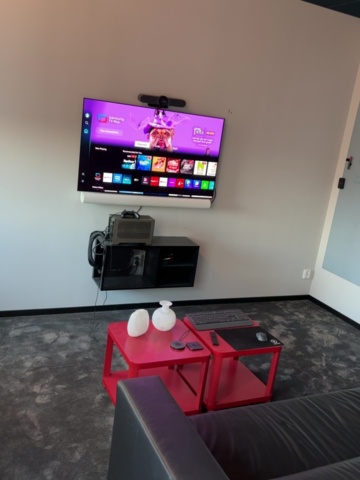 1548394-1 Konferensutrustning med möblemang och smart-TV 55" - Samsung, Sonos / Logitech