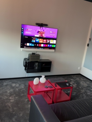 1548394-17 Konferensutrustning med möblemang och smart-TV 55" - Samsung, Sonos / Logitech