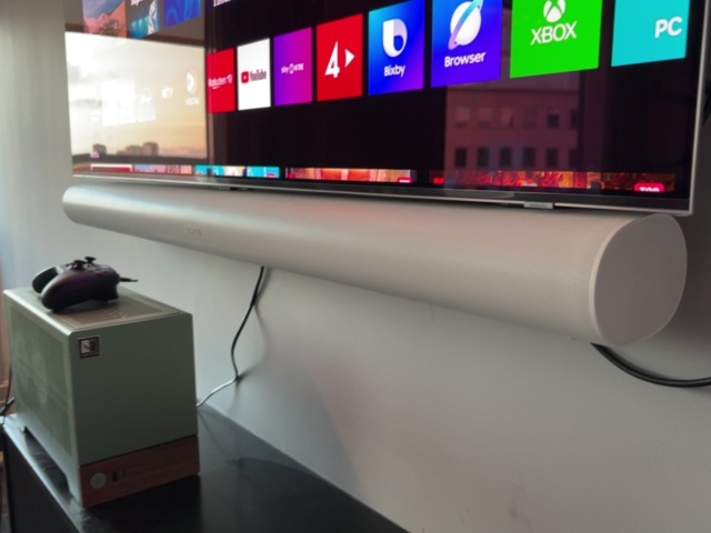 1548394-5 Konferensutrustning med möblemang och smart-TV 55" - Samsung, Sonos / Logitech