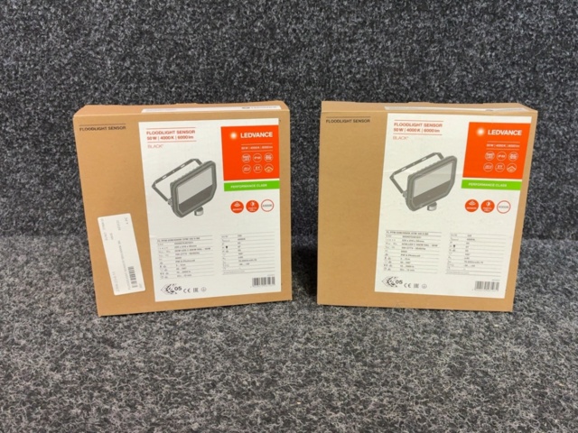 1603889-2 2 st LED-strålkastare med sensor - Ledvance Floodlight Sensor