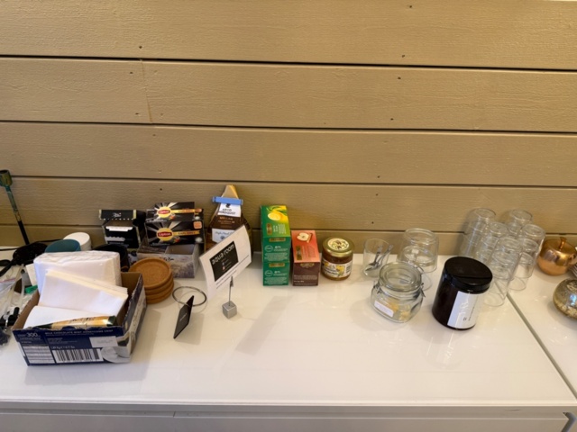 1141597-5 Jura kaffemaskin inkl allt på bänken