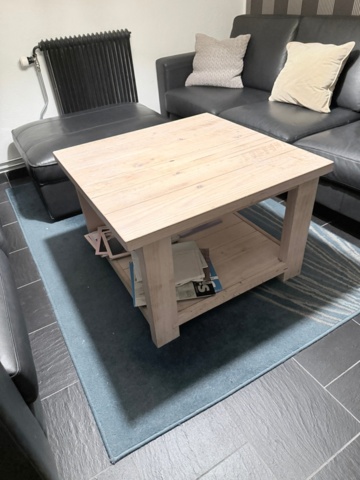 1141612-4 Soffor, bord, matta, diverse inredning och lampa
