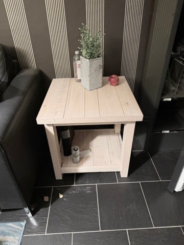 1141612-5 Soffor, bord, matta, diverse inredning och lampa