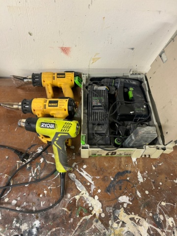 1600283-1 Skruvdragare och värmepistoler 3 st - Festool, Ryobi, DeWalt