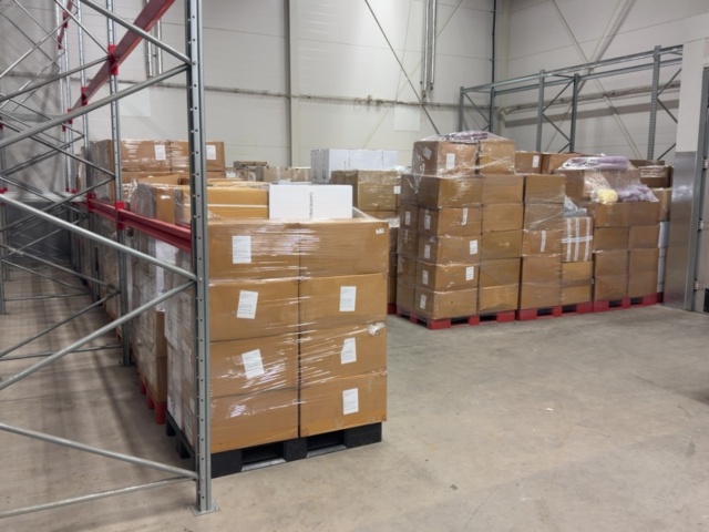 1594883-1 Large batch of yarn and knitting accessories - approximately 60 pallets