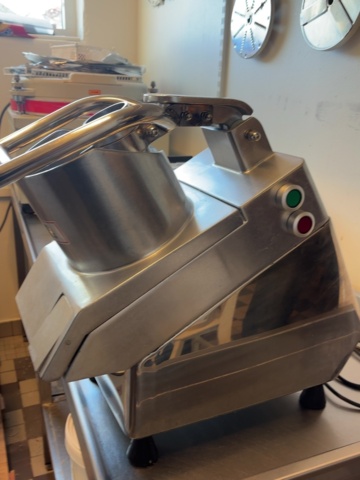 1373352-1 Vegetable cutter with 4 cutting attachments - WED-QC205A