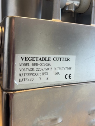 1373352-7 Vegetable cutter with 4 cutting attachments - WED-QC205A