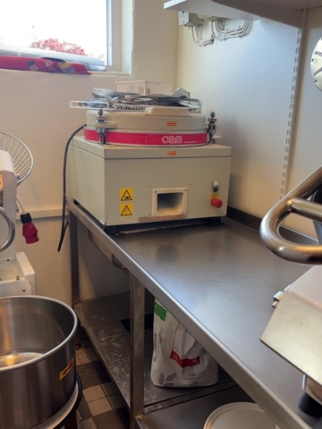 1373353-1 Dough rounder with stainless steel worktop – OEM