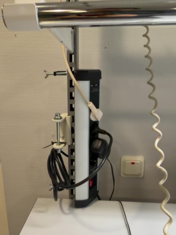 1594885-8 Height-adjustable packing bench with scales and lighting