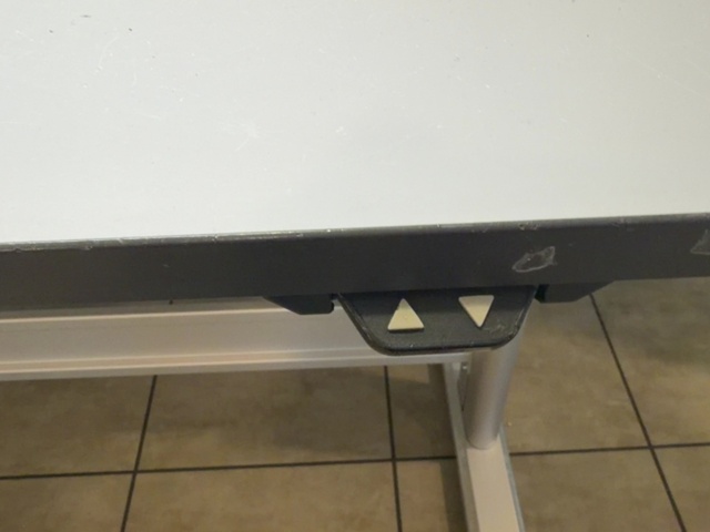 1594885-12 Height-adjustable packing bench with scales and lighting