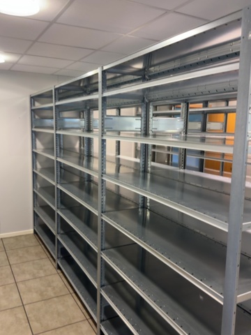 1594886-5 Sheet metal shelves 17 sections - Constructor