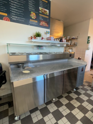 1373356-3 Pizzakylbänk med kylränna och granitskiva – GastroTeam VRX2200/330