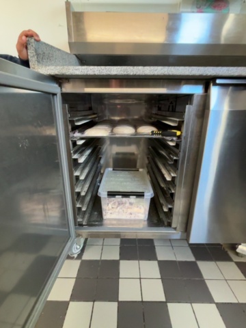 1373356-5 Pizzakylbänk med kylränna och granitskiva – GastroTeam VRX2200/330