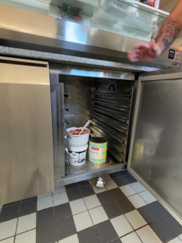 1373356-6 Pizzakylbänk med kylränna och granitskiva – GastroTeam VRX2200/330