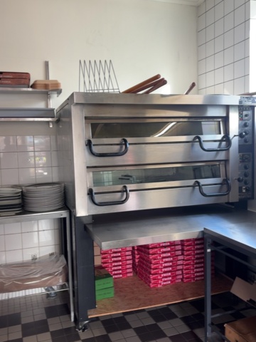 1373357-1 Pizzaugn med rostfria bänkar och hyllplan – Bake Partner Pizza Master PM732E -2002