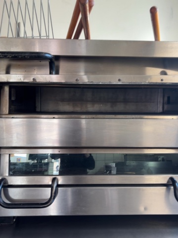 1373357-3 Pizzaugn med rostfria bänkar och hyllplan – Bake Partner Pizza Master PM732E -2002