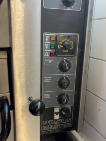 1373357-6 Pizzaugn med rostfria bänkar och hyllplan – Bake Partner Pizza Master PM732E -2002