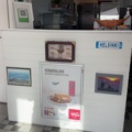 1373363-1 Platsbyggd serveringsdisk med hyllplan