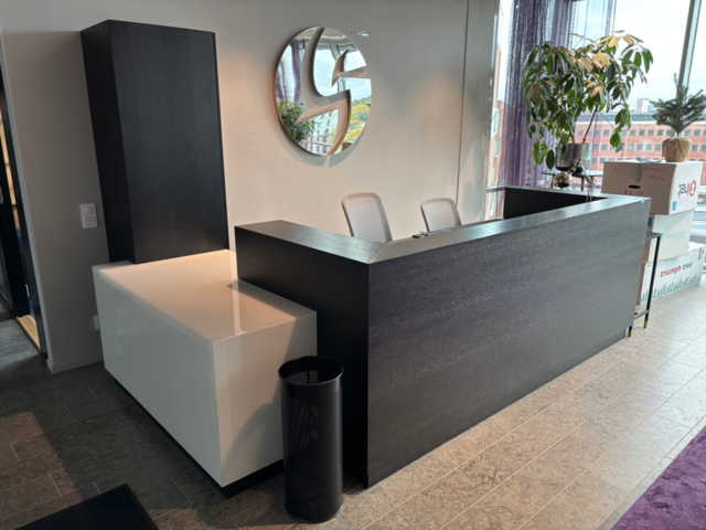 1548268-1 Receptionsmöblemang och kontorsinredning