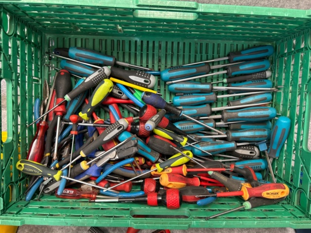 1558742-2 Parti med handverktyg