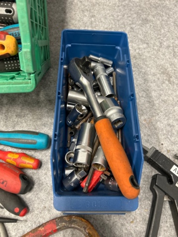 1558742-6 Parti med handverktyg