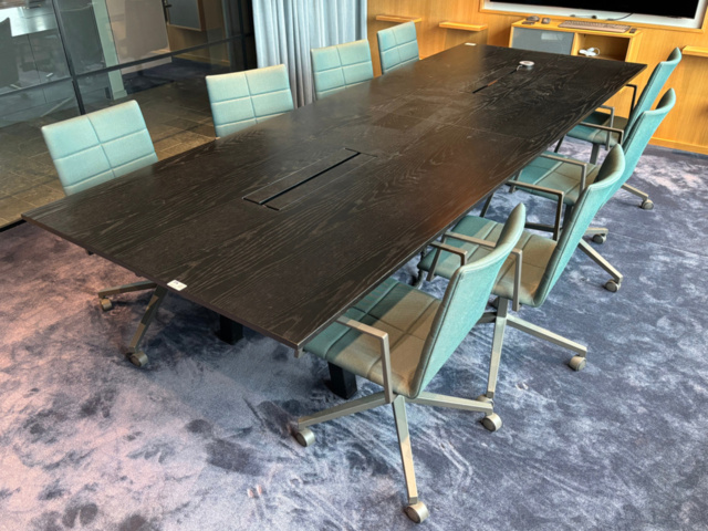 1548274-1 Konferensbord med 8 st karmstolar - Lammhults