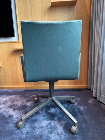 1548274-13 Konferensbord med 8 st karmstolar - Lammhults