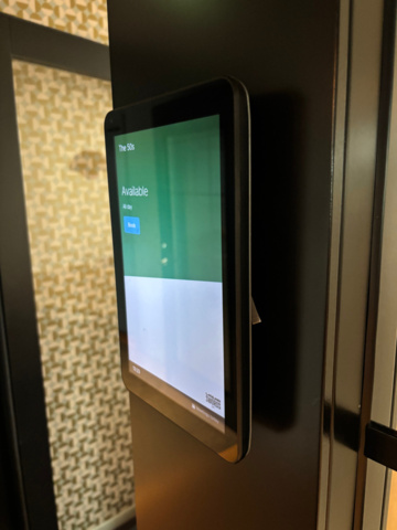 1548277-8 Mötesbokningsskärmar 5st med väggfästen