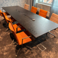 1548278-2 Konferensmöblemang - Konferensbord, 8 st karmstolar, sittbänkar och whiteboardtavla - Lammhults