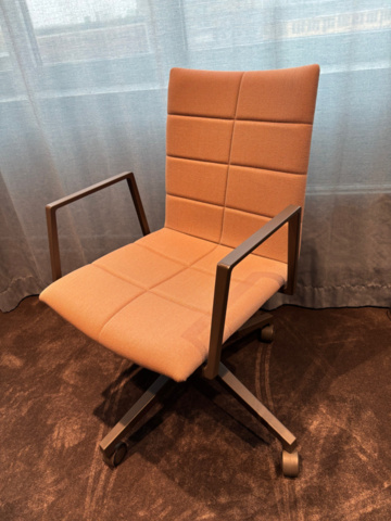 1548278-14 Konferensmöblemang - Konferensbord, 8 st karmstolar, sittbänkar och whiteboardtavla - Lammhults