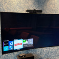 1548279-4 Smart-TV 65" med konferensutrustning och mediamöbel - Samsung / Logitech