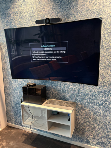 1548279-1 Smart-TV 65" med konferensutrustning och mediamöbel - Samsung / Logitech